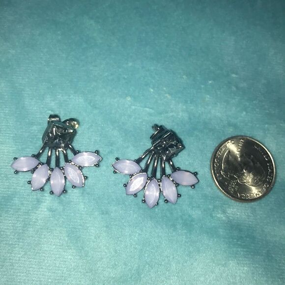 Lilac ear jacket earrings​ - Picture 1 of 3